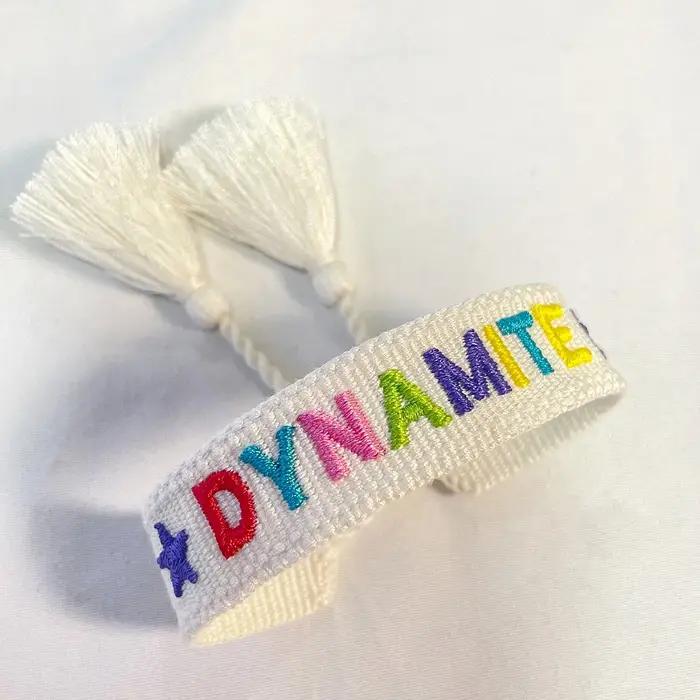 Bracelet tissé à la main avec des chansons populaires