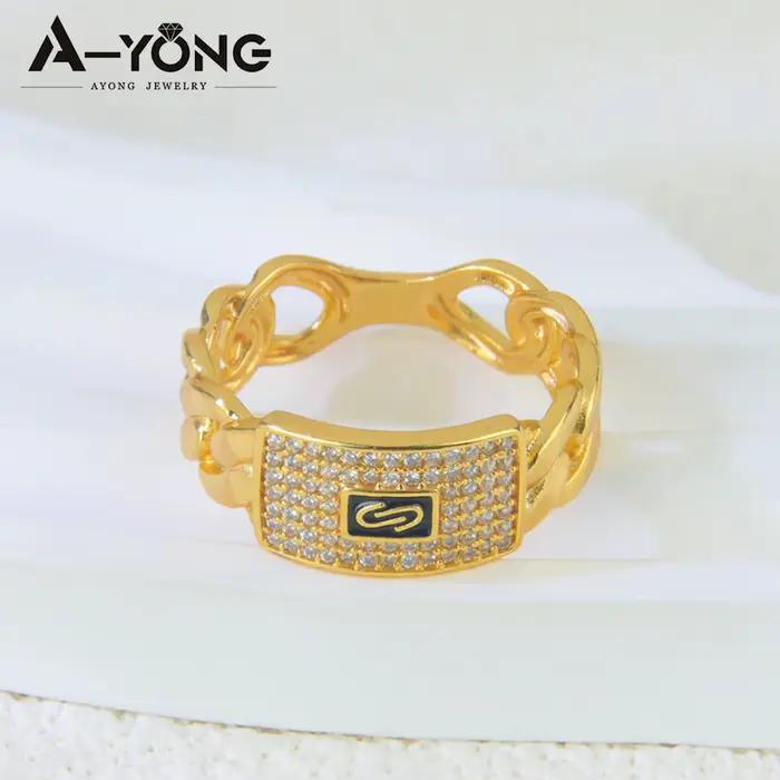Ensemble de bijoux Hip Hop plaqué or 22 carats avec collier en zircone et boucles d'oreilles pour femmes occassions spéciales engagement