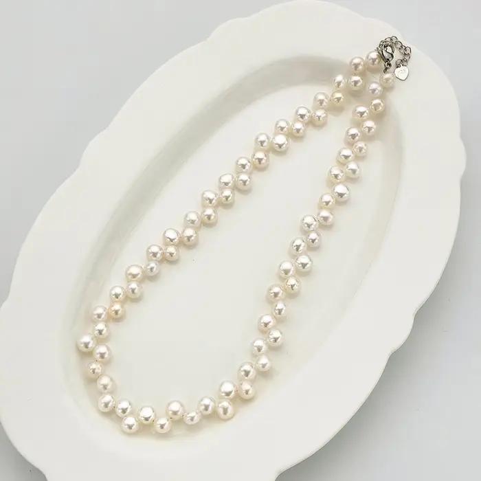 Collier ras du cou en perles d'eau douce naturelles pour femmes et filles cadeau exquis et populaire bijoux en perles à trois et à sept trous occassions spéciales