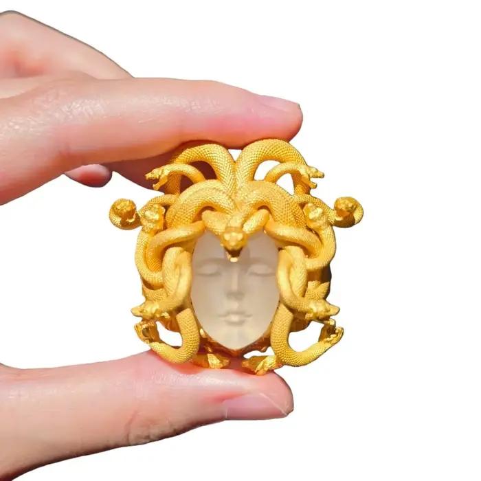 Bague en or rose Méduse de la Grèce antique, symbole de beauté et de mystère pour femmes et hommes, bijou personnalisé pour occasions spéciales