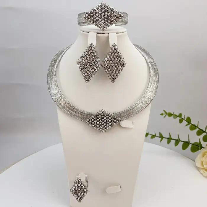 Ensemble de bijoux doré plaqué rhodium imitation vendange pour femmes occasions spéciales mariage collier boucles doreilles bracelet