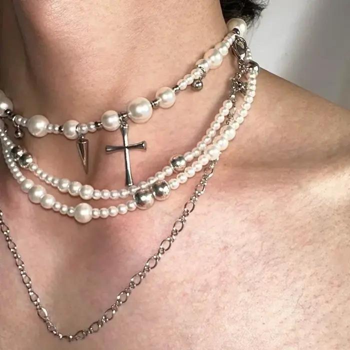 Pendentif de collier long en acier titane perle en différentes façons