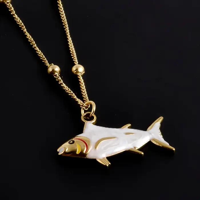 Collier marin en acier inoxydable plaqué or véritable avec perles et pendentifs coquillage