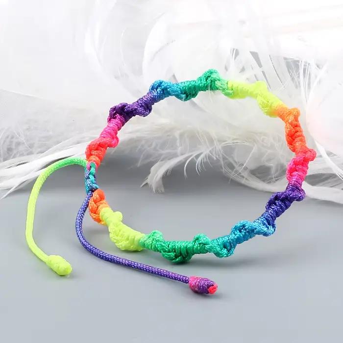 Bracelet tressé en fil arc-en-ciel tibétain ajustable à nœud pour femmes et hommes occasions spéciales