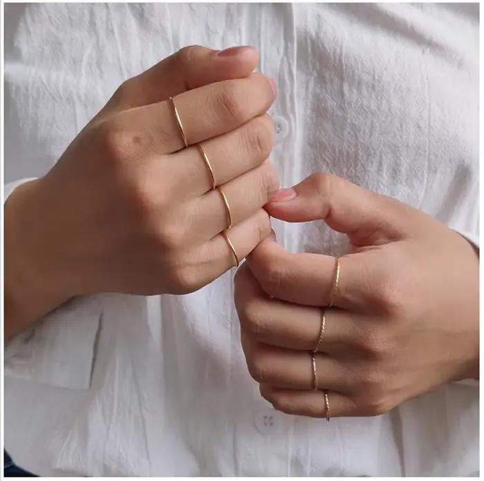 Bagues empilables essentielles en or 14K pour femmes