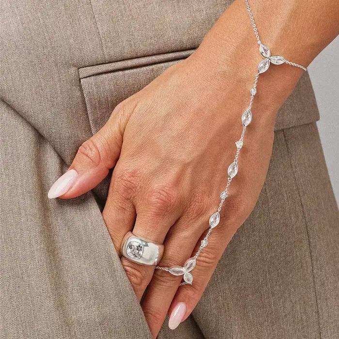 Bracelet tendance en acier inoxydable et zircon pour femme, design minimaliste goutte d'eau, longue chaîne, bijou de doigt, cadeau