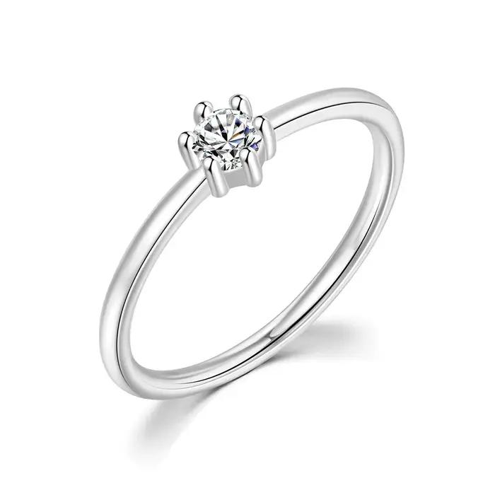 Anneau de mariage classique en zircone cubique plaqué or 14K pour célébrer l'engagement et les occasions spéciales femmes