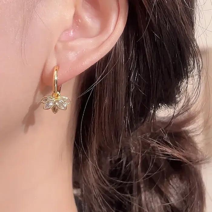 PONYKISS – boucles d'oreilles en forme de fleur de Lotus en Zircon couleur argent pour femmes