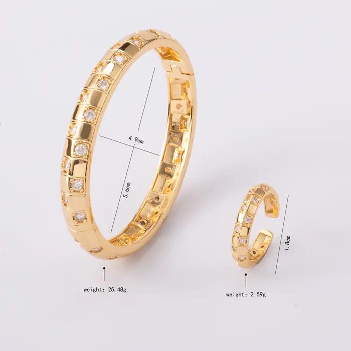 Ensemble de bijoux de luxe plaqué or 18 carats avec bracelet et bague sertis de cristaux carrés et de zircons cubiques