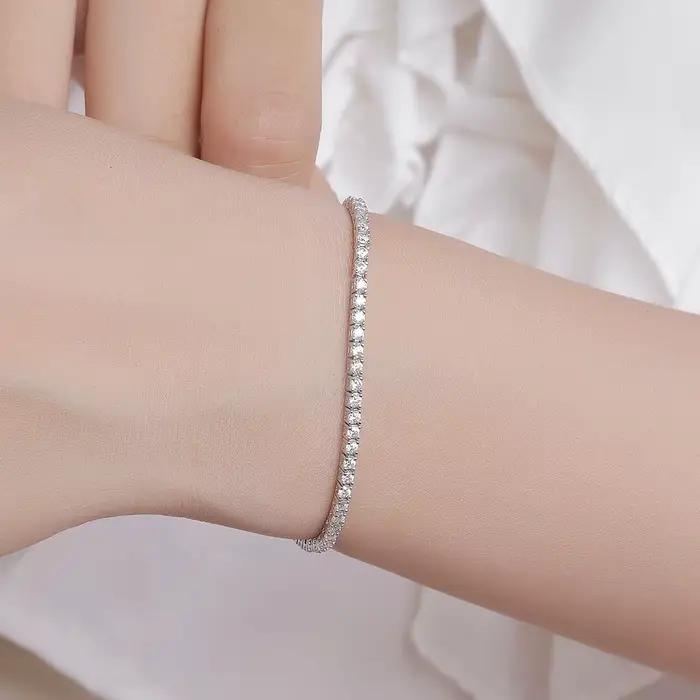 Bracelet de tennis en argent sterling 925 serti de moissonite de 2 mm élégant pour femmes occasions spéciales comme mariage et anniversaire