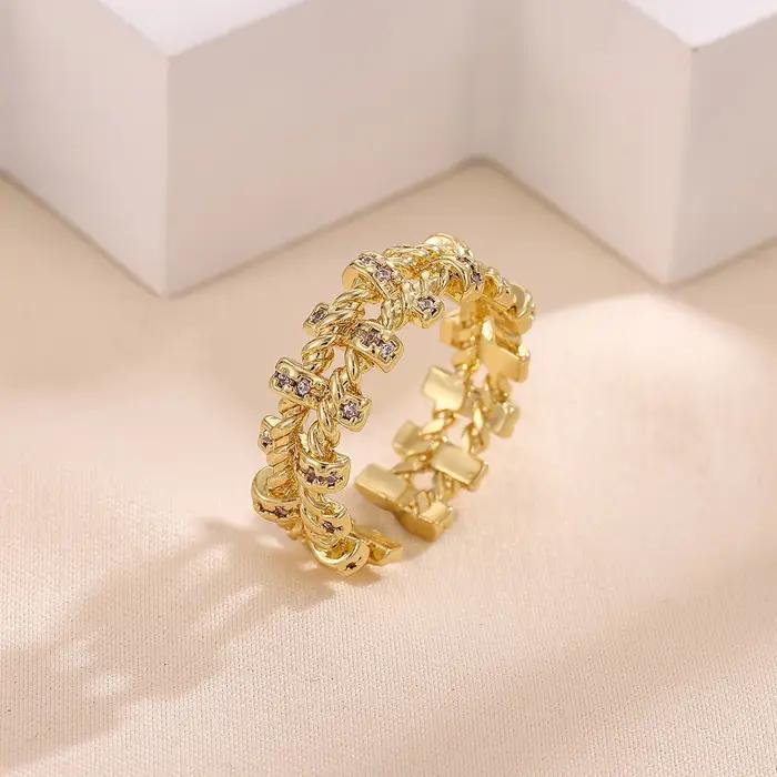 Bague en zircon doré avec motifs géométriques et papillon pour femmes, bijou de fête et cadeau d'occasion spéciale
