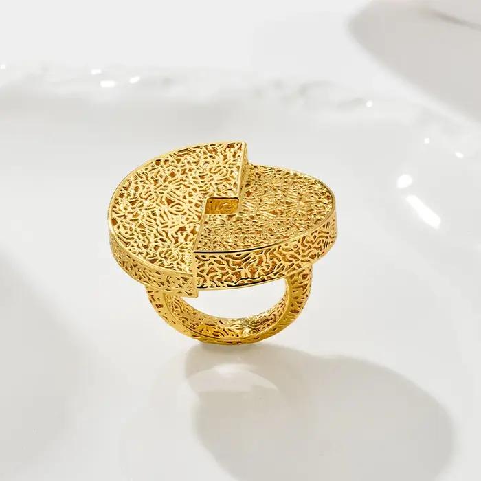 Bague en cuivre plaquée or 18 carats design en vignes ajourées pour femmes occasions spéciales mariage fêtes travaux quotidien