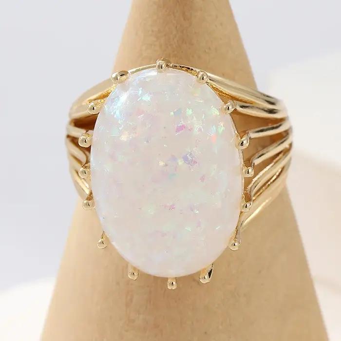 Bague de couleur dorée rétro élégante, bijoux ovales et simples, adapté à porter aux Festivals, aux