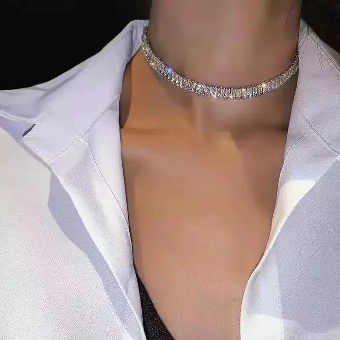 Collier en acier inoxydable or jaune clair avec zircon pour femme style classique tracker d'humeur bijoux élégants pour occasions spéciales