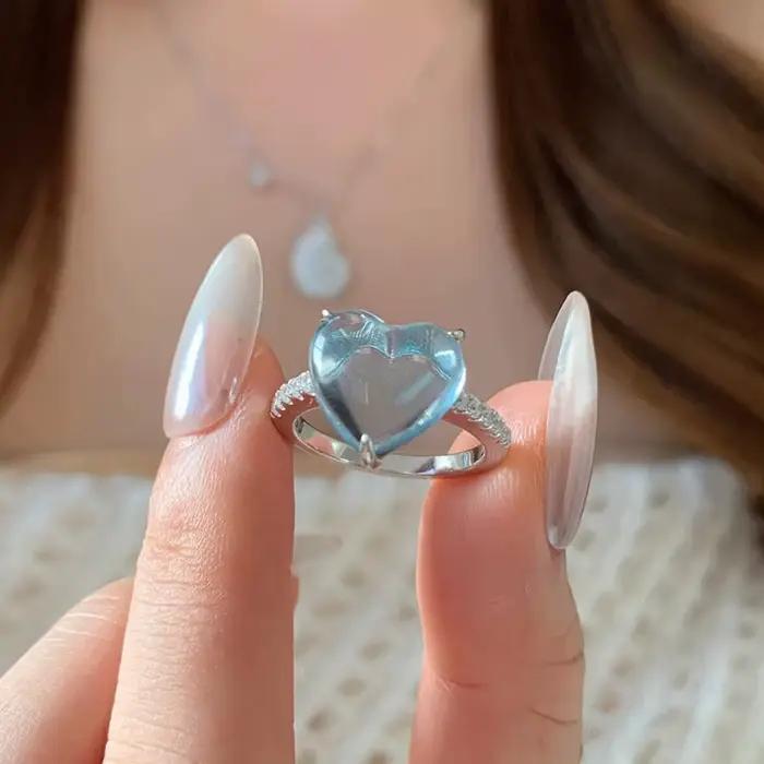 Bagues fraîches et douces en forme de cœur pour femmes, incrustation de diamants, bague en cristal bleu simple, bijoux de fête haut de gamme, cadeaux, nouvelle collection