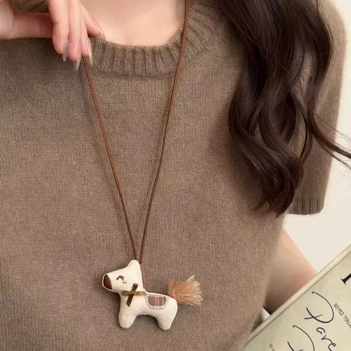 Collier poney mignon en peluche dessin animé bohème romantique pour femmes occasions spéciales quotidienne