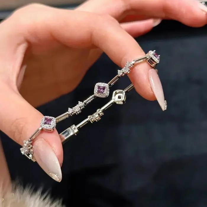 Bracelet en diamant incrusté de pierres précieuses violettes