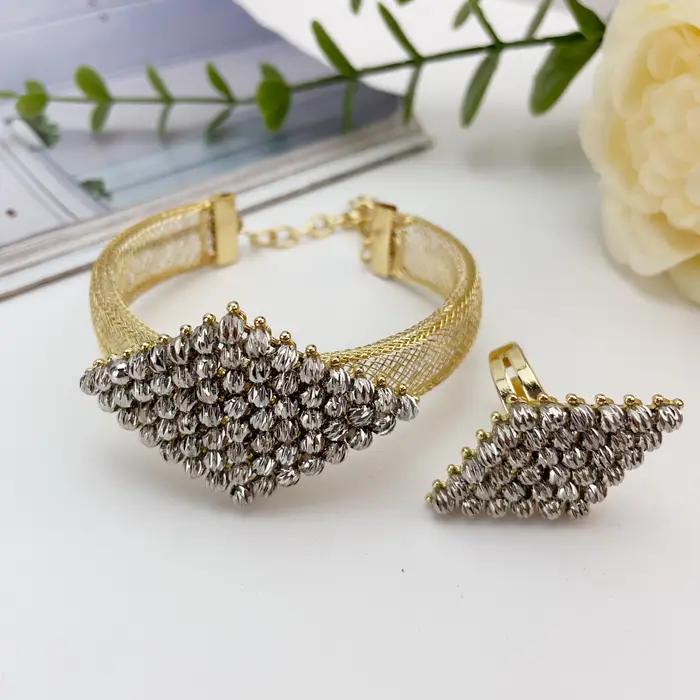 Ensemble de bijoux doré plaqué rhodium imitation vendange pour femmes occasions spéciales mariage collier boucles doreilles bracelet