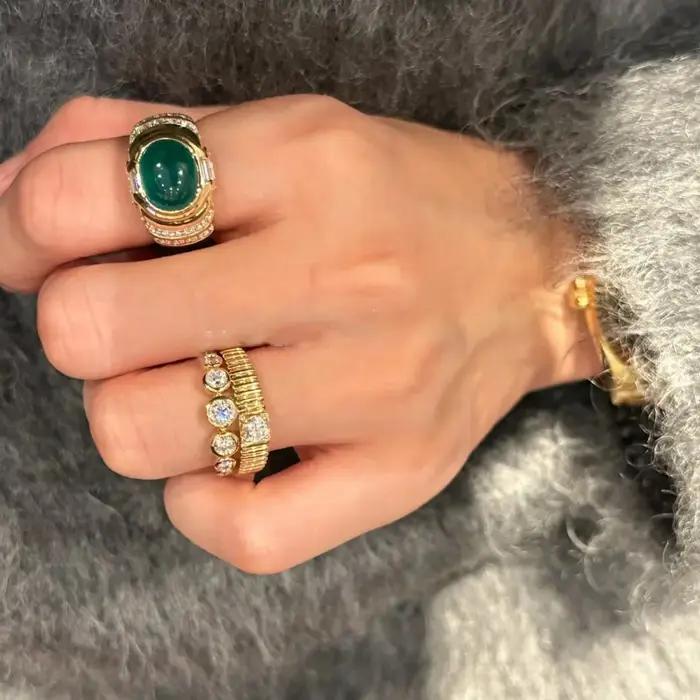 Bagues ovales vertes incrustées de diamants incrustés de style palais rétro pour femmes