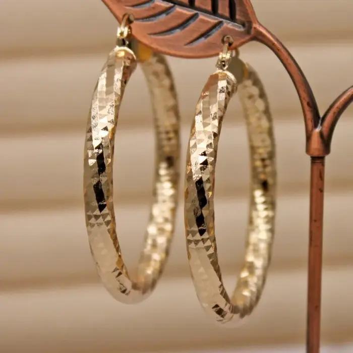 Boucles d'oreilles créoles délicates style bohème en alliage de zinc plaqué or pour femme occasions spéciales