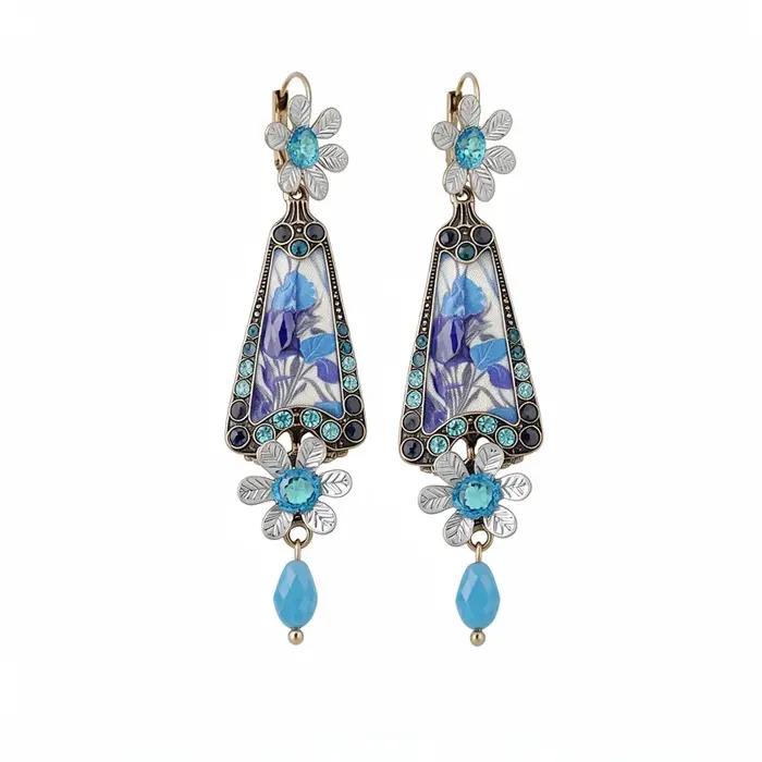 Boucles d'oreilles pendantes en résine à motif floral