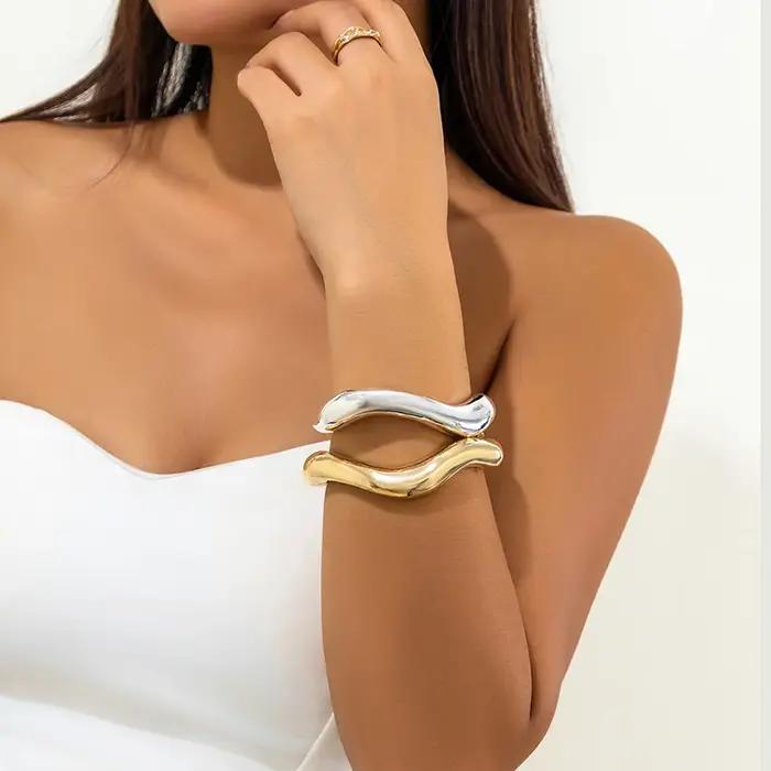 Bracelet en plastique géométrique ouvert pour femmes style vintage hip hop punk or argent bijoux de mode occasions spéciales