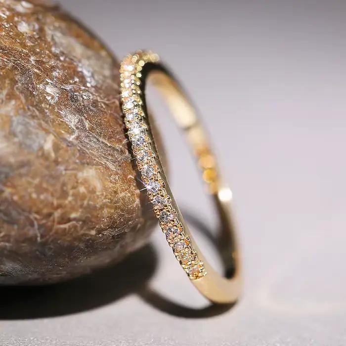 Huitan nouveau 2020 minimaliste mince anneaux pour les femmes de mariage brillant cubique Zircon de haute qualité polyvalent femme bague bijoux