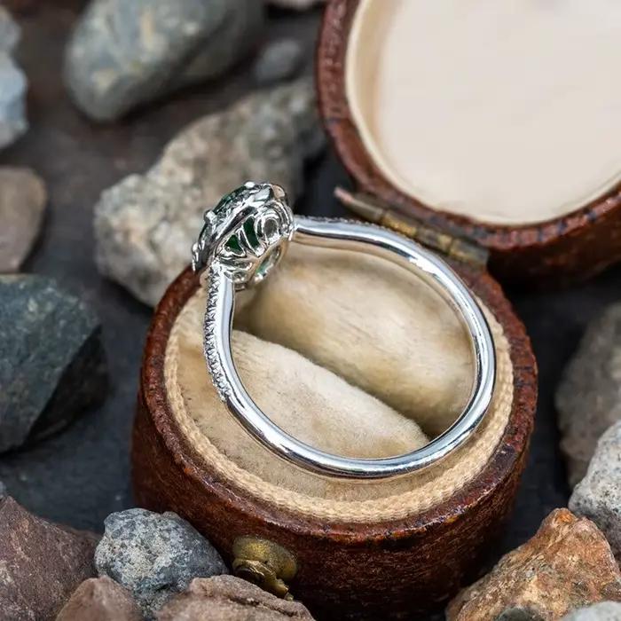 Bague en argent sterling 925 sertie de zircone verte élégante pour femmes occasions spéciales anniversaires et événements festifs