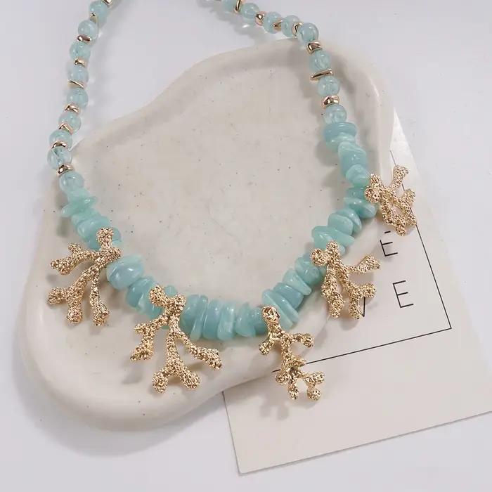Collier Statement Bohème Nautique Coquillage Corail Perles Aqua pour Tenues Élégantes Brunch Rendez-