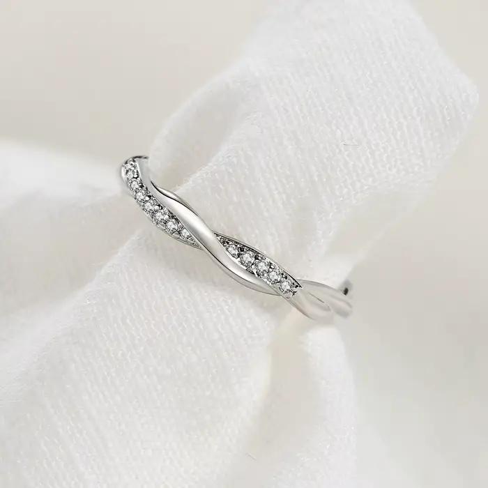 Bague de fiançailles en argent sterling avec pierre de zircone pour femmes, bijou romantique et élégant pour occasions spéciales et cadeaux de promesse