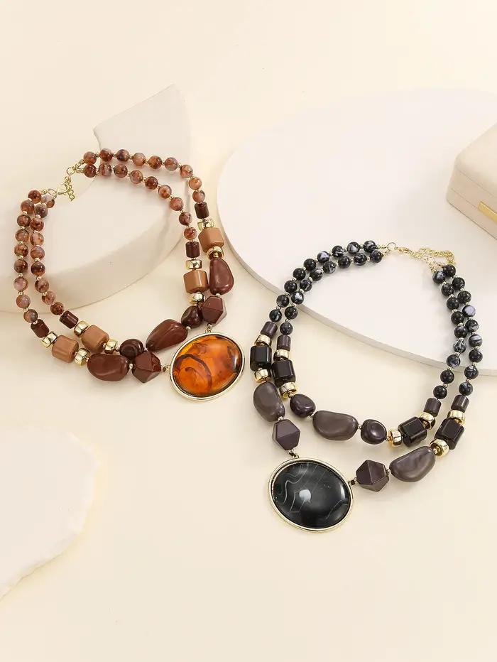 Collier multi-rangs résine acrylique perles ambre noir pendentif or jaune clair bijoux femmes accessoires uniques occasions spéciales tous les jours