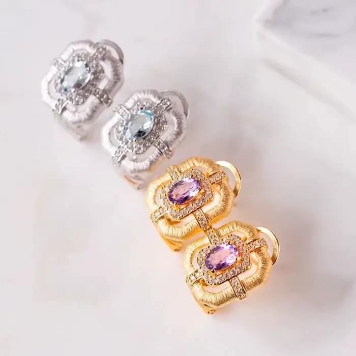 Boucles d'oreilles à clous en or italien avec zircone cubique design géométrique vintage pour femmes occasions spéciales