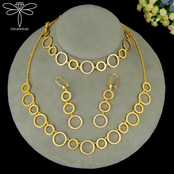 Ensemble de bijoux en zircone plaqué or 21 carats