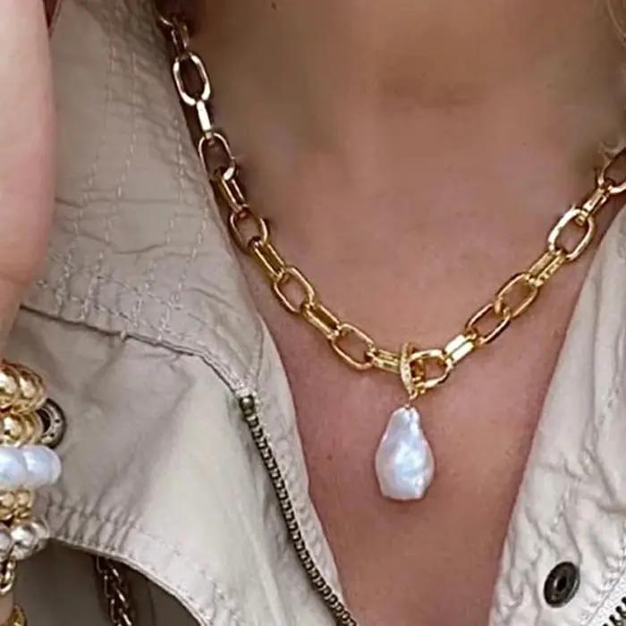 Collier de perles baroques naturelles au Design classique pour femmes