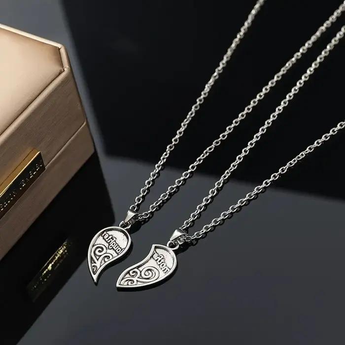 Collier plaqué argent antique pour femme et enfant bijou de famille style classique élégance et sophistication soirée événement familial