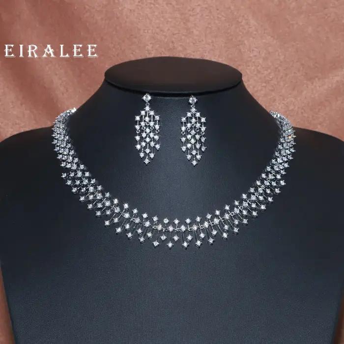 Parure de bijoux indiens CZ classique avec plaqué or 14 carats pour femmes occasions spéciales anniversaires et mariages