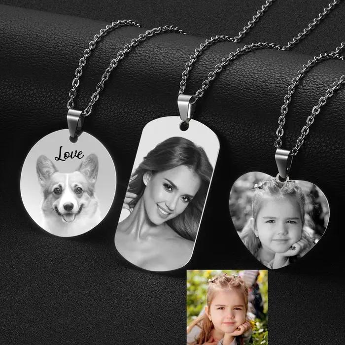 Collier Photo Personnalisé pour Femme Coeur Gravé Pendentif en Acier Inoxydable