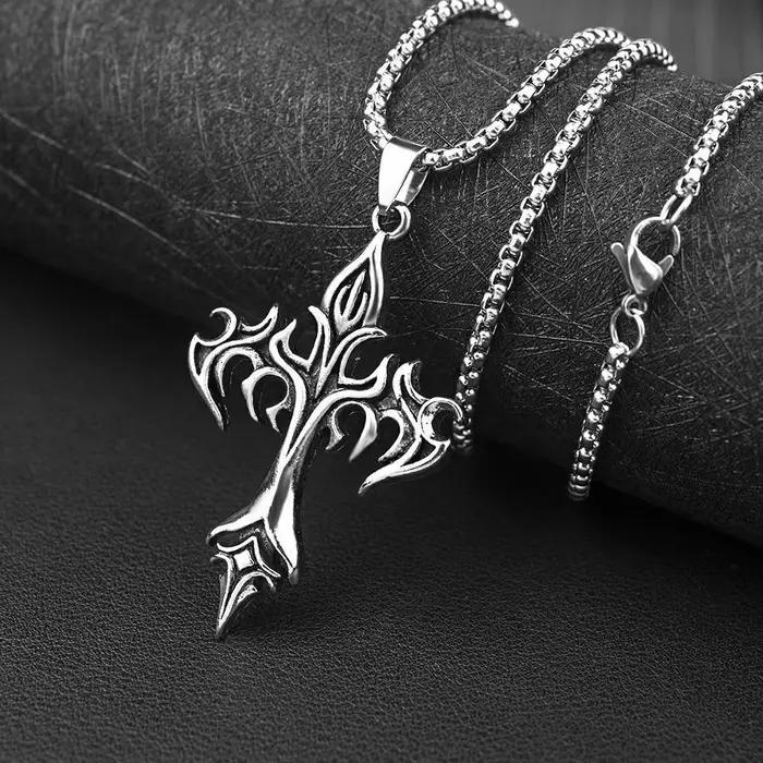 Collier en acier inoxydable flamme rétro croix en acier titane chaîne de pull pour homme et femme occasions spéciales-decoration
