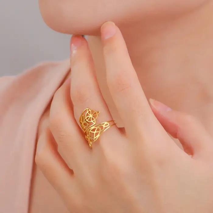 Bague Skyrim à nœud de sorcière en acier inoxydable plaqué or pour femmes style à la mode symbole de protection cadeau occasionnelle