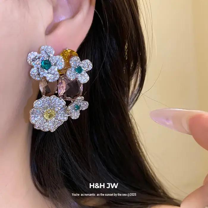 Boucles d'oreilles pendantes ovales en cristal or et or jaune clair pour femmes occasions spéciales elegance tendance