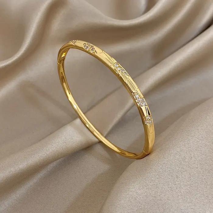Bracelet fin incrusté de diamants motifs géométriques plaqué or tracker d'humeur cadeau occasion spéciale femme
