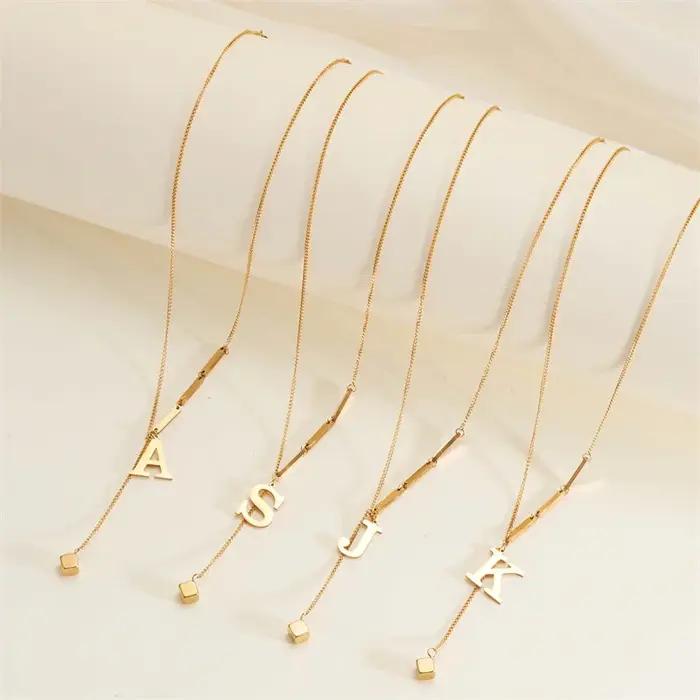 Acier inoxydable Métal 26 Lettres Anglaises Collier pour Femmes Or Document A-Z Initiale Gland Clavicule Tour De Cou Conception Fouet Bijoux