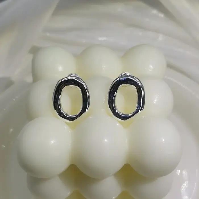 Boucles d'oreilles à anneau creux en or et argent