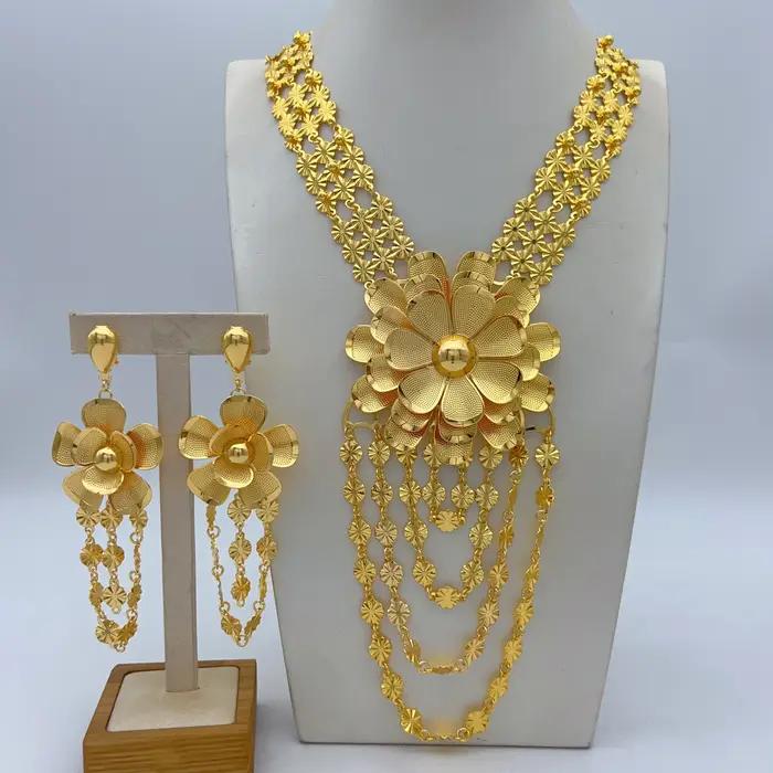 Parure de bijoux de luxe Dubaï : collier long fleuri et boucles d'oreilles pour femme