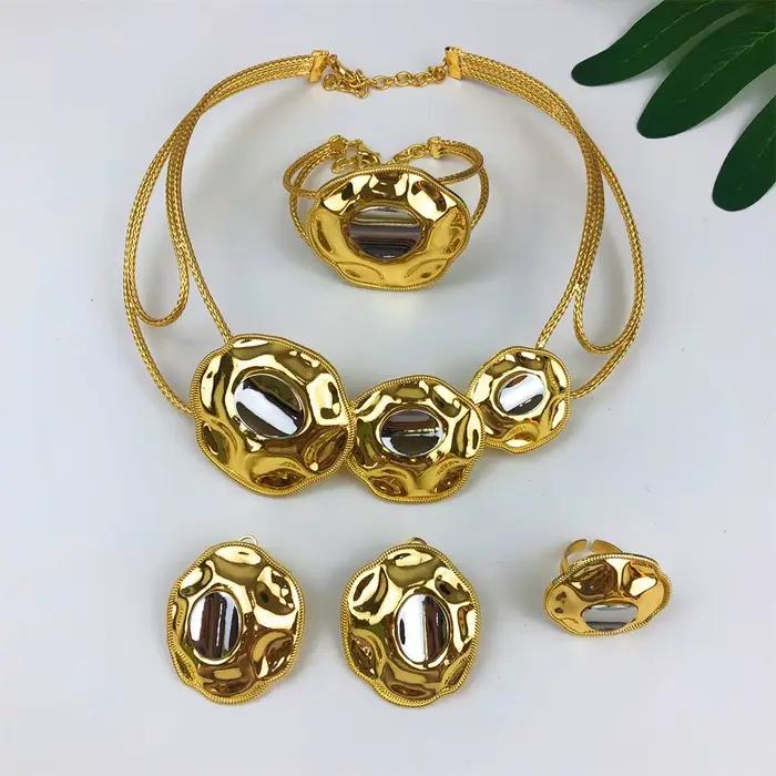 Collier Boucles d'Oreilles Bracelet Bague En Or 18K Ensemble De Bijoux Pour Femmes Classiques Occasions Spéciales