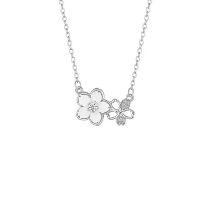 Pendentif Sakura Brillant de Luxe Bijou Femme Collier Fleurs Stéréoscopiques Tendance Haute Qualité Occasions Spéciales