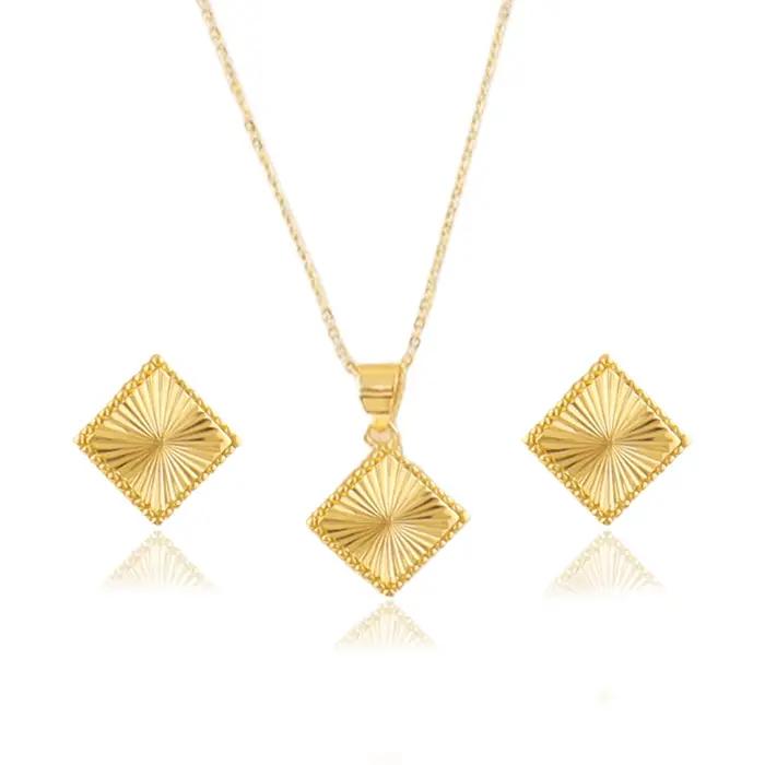 Ensemble de bijoux fantaisie plaqué or