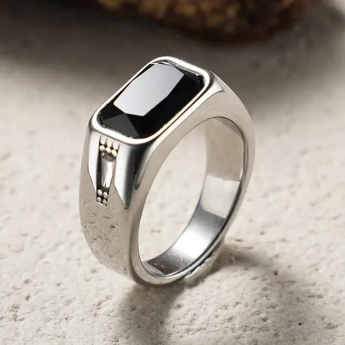 Bague signet en acier inoxydable style rétro avec pierres précieuses artificielles pour femmes et hommes occasions spéciales elegance vintage modernité