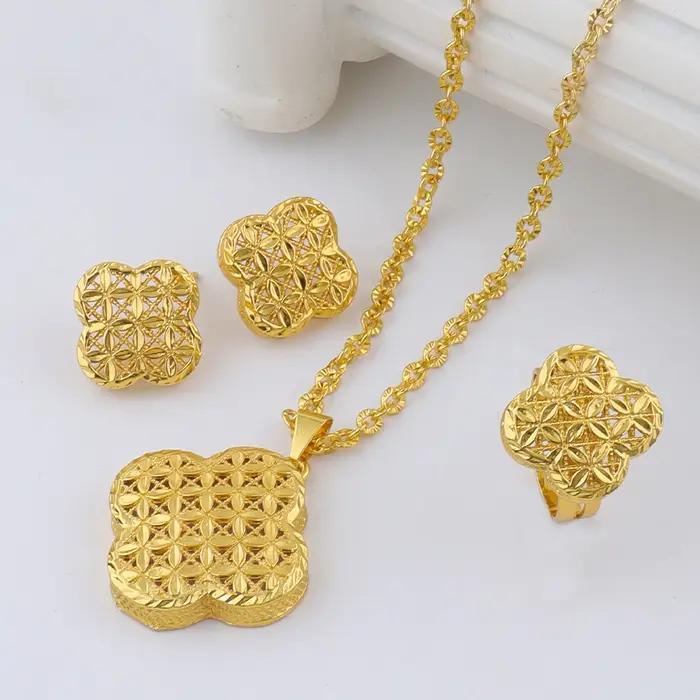 Ensemble de Bijoux Africains Plaqués Or 24 Carats Pour Fêtes de Mariage et Soirées Spéciales Collier Boucles d'Oreilles Bracelet Bague