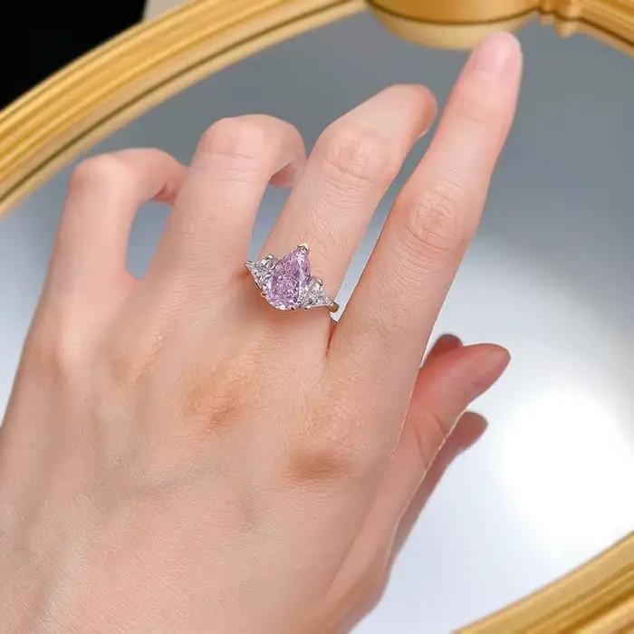 Bague de fiançailles en diamant de laboratoire rose synthétique en forme de formage